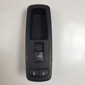 MANDO ELEVALUNAS DELANTERO DERECHO 68228155AA JEEP CHEROKEE (KL) Autodesguaces Alicante