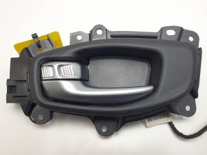 MANETA INTERIOR DELANTERA IZQUIERDA 5SX65TRMAA JEEP COMPASS II (2017 - ...) Autodesguaces Alicante