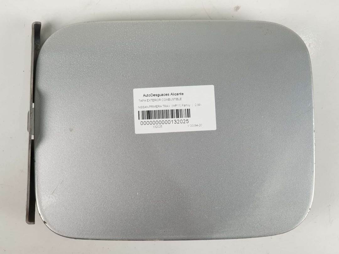 TAPA EXTERIOR COMBUSTIBLE - NISSAN - PRIMERA TRAV. (WP11)