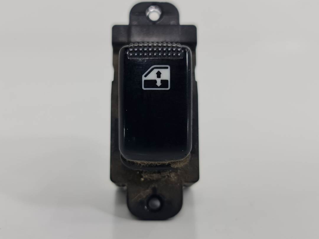 MANDO ELEVALUNAS DELANTERO DERECHO - 621W03620 - KIA - RIO (DC)
