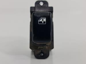 MANDO ELEVALUNAS DELANTERO DERECHO 621W03620 KIA RIO (DC) Autodesguaces Alicante
