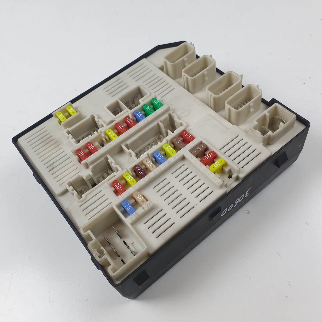 CAJA RELES / FUSIBLES - 284B60008RE - RENAULT - MEGANE III SPORT TOURER