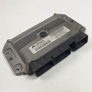 CENTRALITA MOTOR UCE 215842882A RENAULT SCENIC II (X84,JM) Autodesguaces Alicante