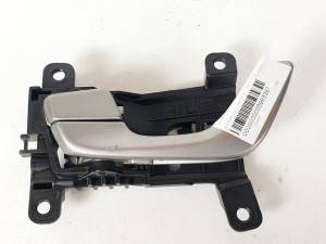MANETA INTERIOR TRASERA IZQUIERDA 83613J9000 HYUNDAI KONA Autodesguaces Alicante