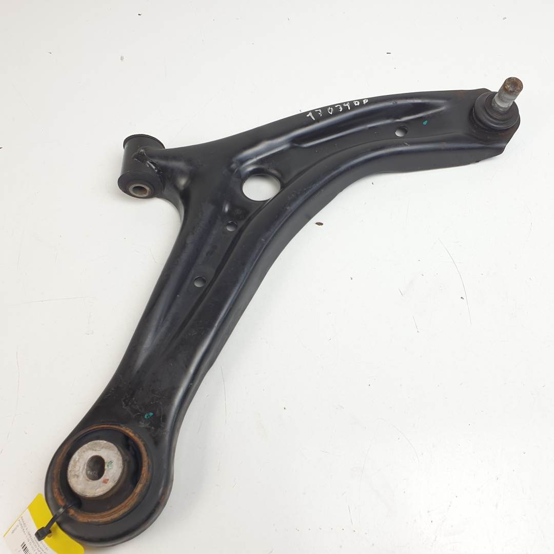 BRAZO SUSPENSION INFERIOR DELANTERO DERECHO - E4B13042A2D - FORD - KA+
