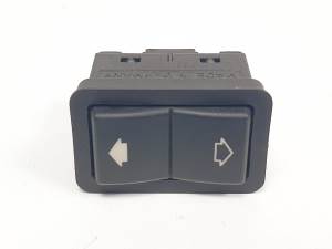 MANDO ELEVALUNAS DELANTERO DERECHO 8368974 BMW SERIE 5 TOURING (E39) Autodesguaces Alicante