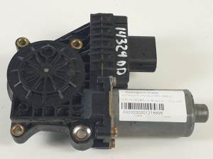 MOTOR ELEVALUNAS DELANTERO DERECHO 0130821771 FORD MONDEO BERLINA (GE) Autodesguaces Alicante