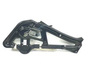ELEVALUNAS DELANTERO DERECHO 0130821734 MERCEDES SPRINTER 02.00 -> CAJA CERRADA Autodesguaces Alicante