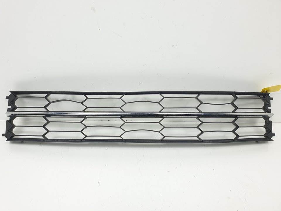 Grille centrale de pare-chocs - 3T0853677 - SKODA - SUPERB COMBI (3T5)
