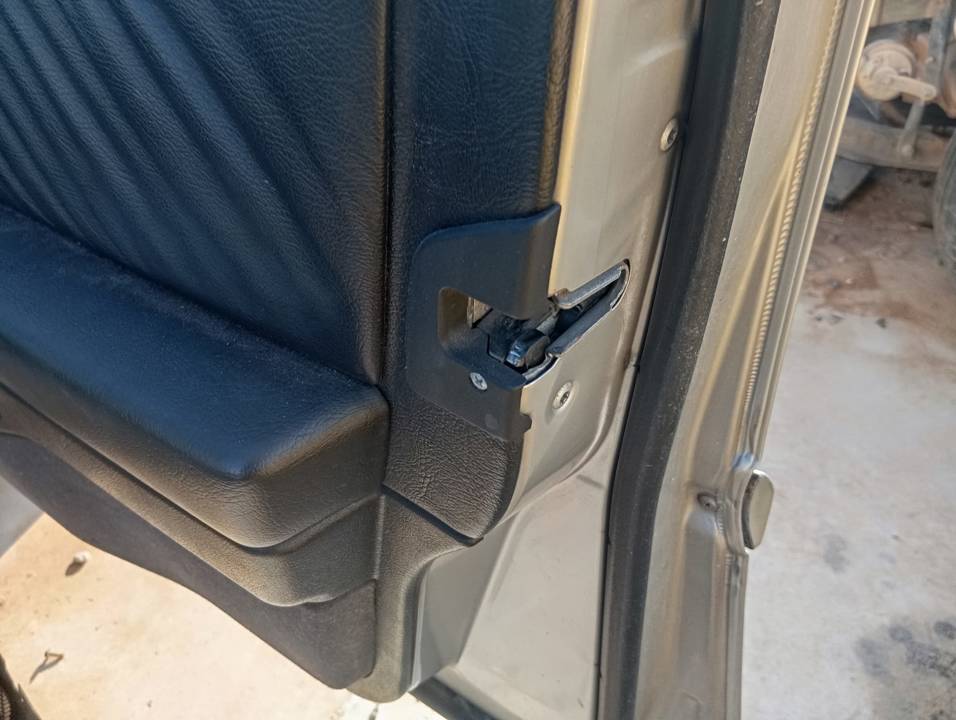 CERRADURA PUERTA DELANTERA DERECHA
