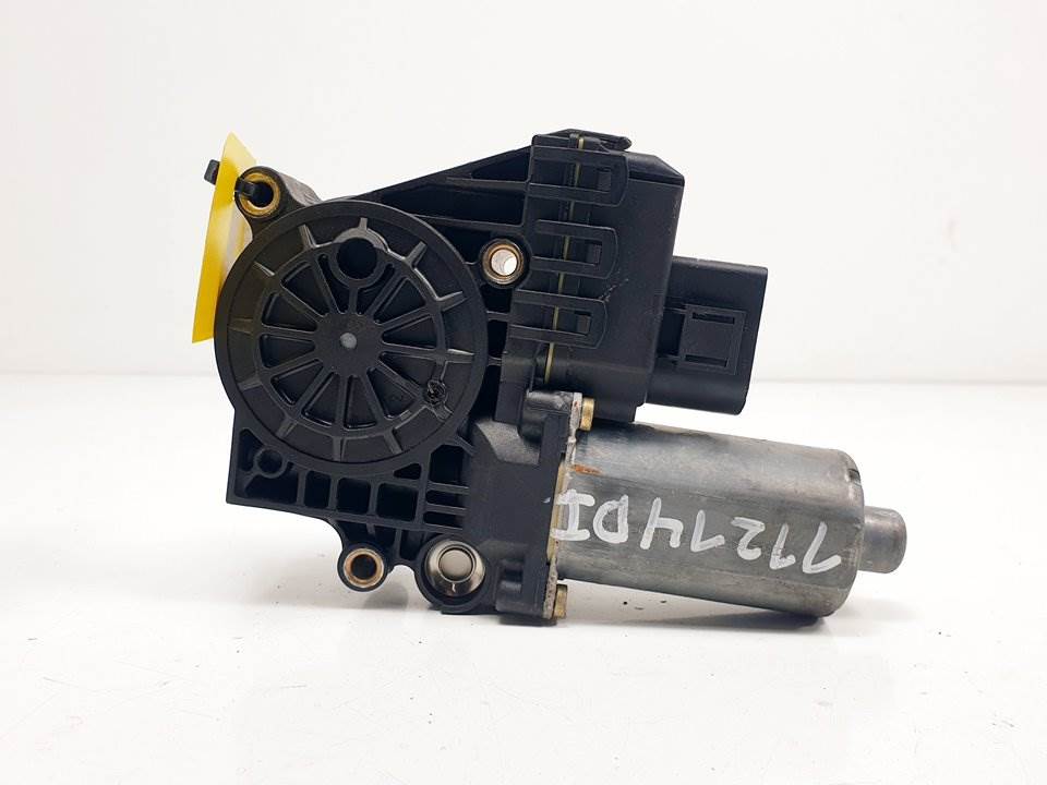 MOTOR ELEVALUNAS DELANTERO IZQUIERDO - 0130821775 - AUDI - A6 BERLINA (4B2)