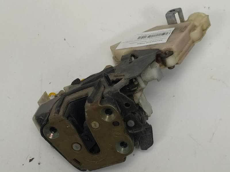CERRADURA PUERTA TRASERA IZQUIERDA - 8255379901 - NISSAN - PRIMERA BERL./FAMILIAR (P10/W10)
