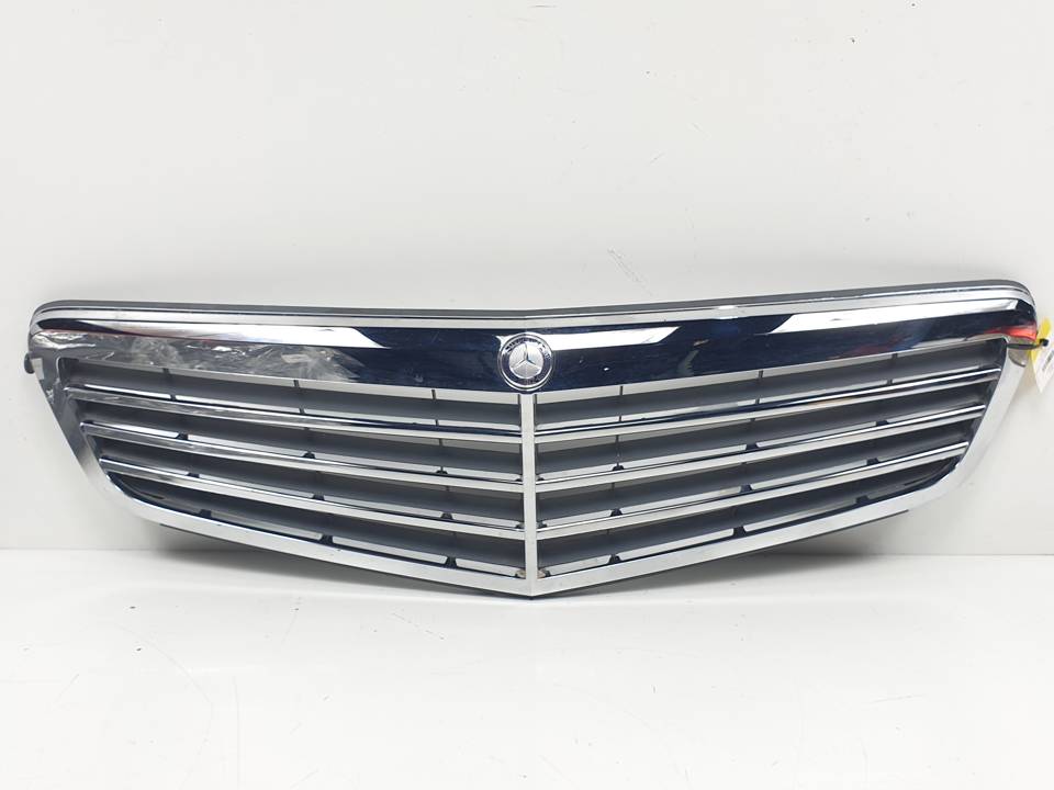 REJILLA DELANTERA MERCEDES CLASE C (W204) FAMILIAR Autodesguaces Alicante