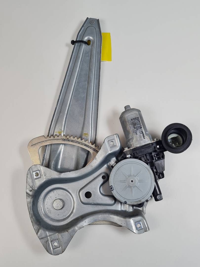 ELEVALUNAS TRASERO DERECHO - 857200D120 - TOYOTA - AURIS (E150)