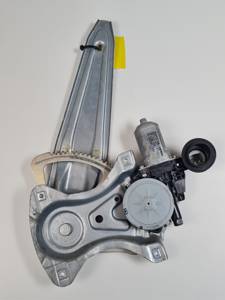ELEVALUNAS TRASERO DERECHO 857200D120 TOYOTA AURIS (E150) Autodesguaces Alicante