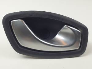MANETA INTERIOR DELANTERA DERECHA 826720001R RENAULT CLIO IV Autodesguaces Alicante
