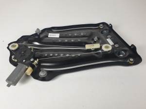 ELEVALUNAS TRASERO IZQUIERDO 8F0839397D AUDI A5 CABRIOLET (8F7) Autodesguaces Alicante