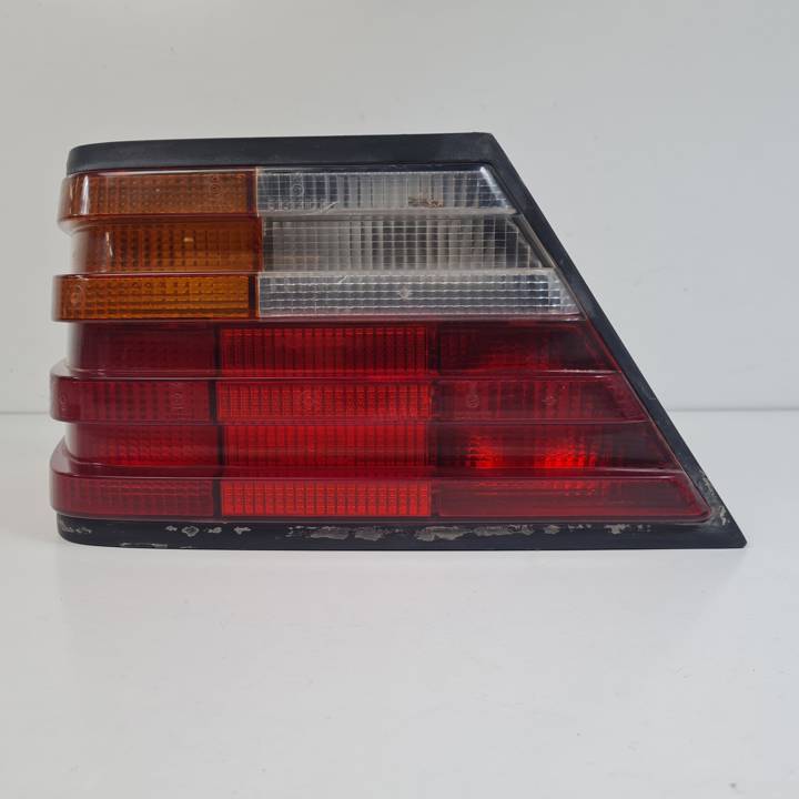 PILOTO TRASERO IZQUIERDO MERCEDES 300 D (W124) BERLINA Autodesguaces Alicante