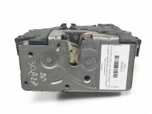 CERRADURA PUERTA DELANTERA DERECHA 1325874 OPEL CORSA D Autodesguaces Alicante