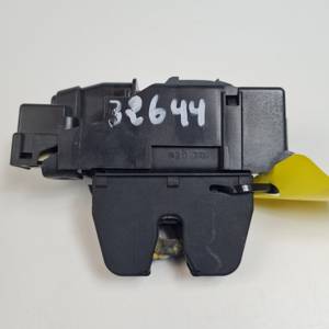 CERRADURA MALETERO / PORTON 9684648680 CITROEN C4 BERLINA (B7) Autodesguaces Alicante
