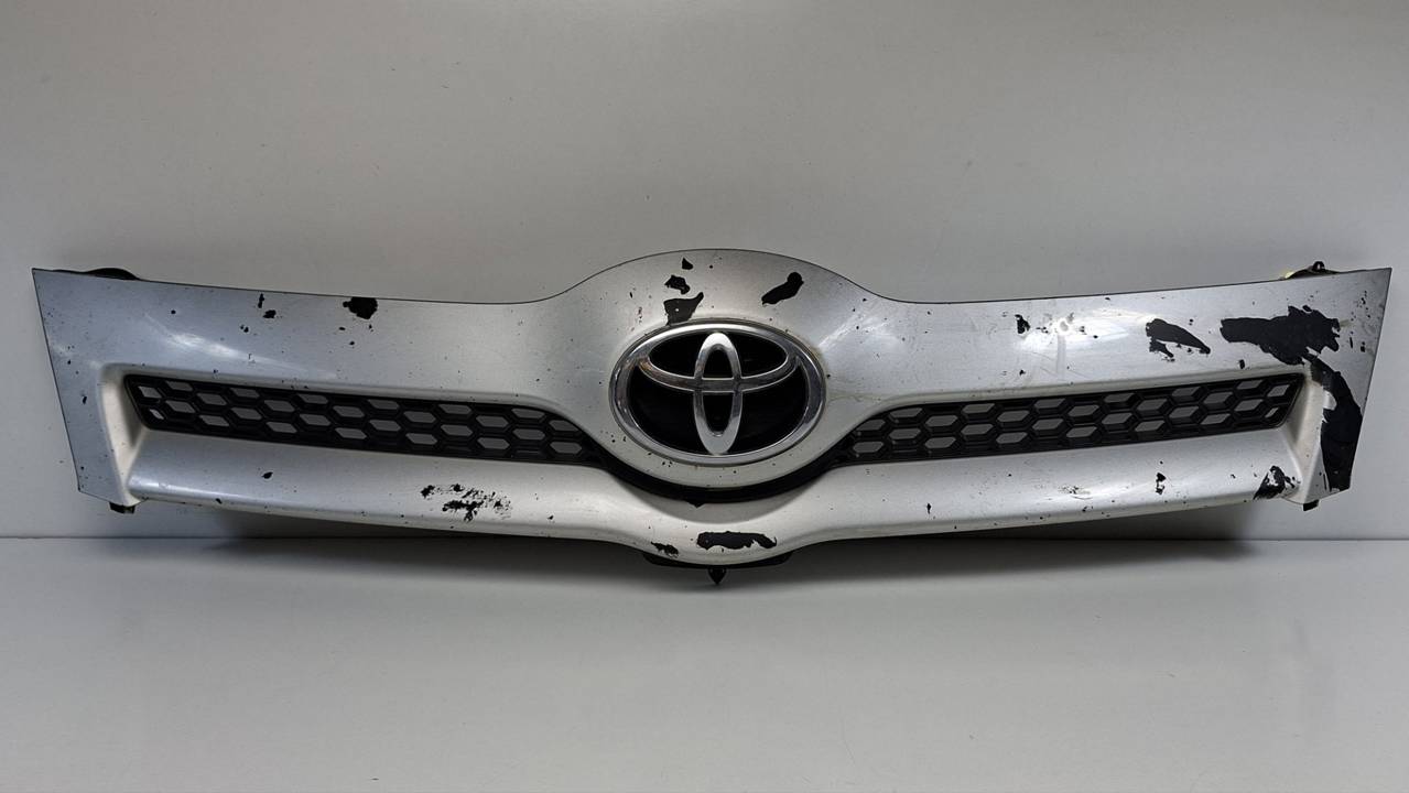 REJILLA DELANTERA 531110F020 TOYOTA COROLLA VERSO (R1) Autodesguaces Alicante