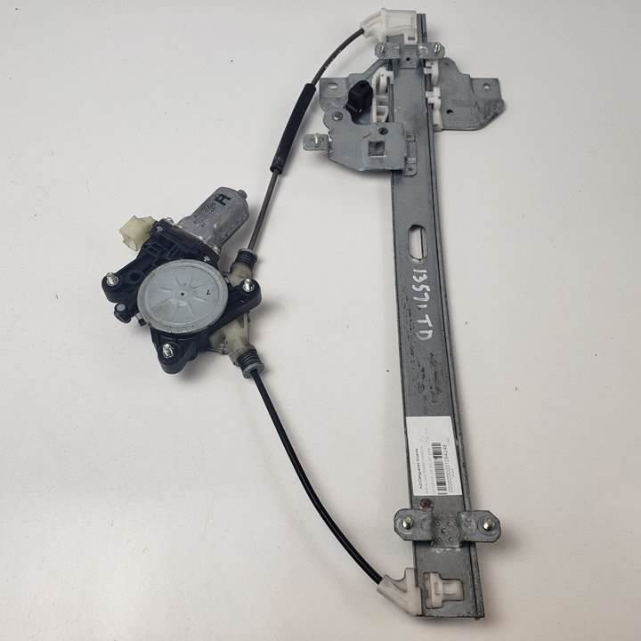 ELEVALUNAS TRASERO DERECHO - 824604D020 - KIA - CARNIVAL