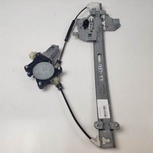 ELEVALUNAS TRASERO DERECHO 824604D020 KIA CARNIVAL Autodesguaces Alicante