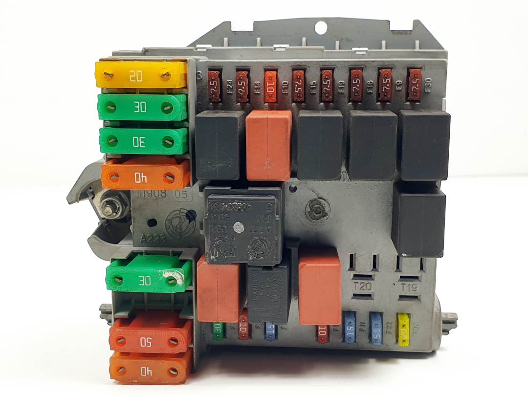 CAJA RELES / FUSIBLES - 51826180 - FIAT - BRAVO (198)