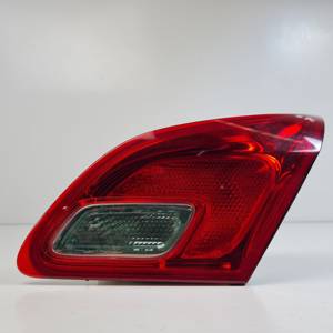 PILOTO TRASERO DERECHO INTERIOR OPEL ASTRA J LIM. Autodesguaces Alicante