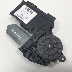 MOTOR ELEVALUNAS DELANTERO IZQUIERDO 0130821764 VOLKSWAGEN TOUAREG (7L6) Autodesguaces Alicante