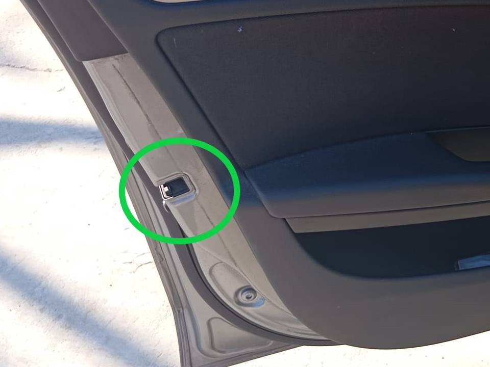CERRADURA PUERTA DELANTERA IZQUIERDA