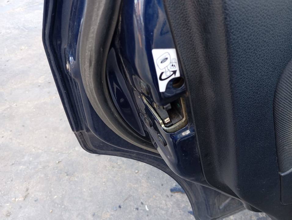 CERRADURA PUERTA TRASERA IZQUIERDA