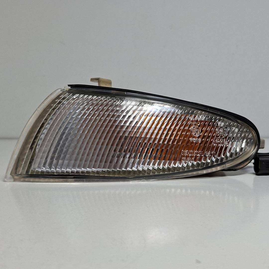 Clignotant avant gauche - ICHIKOH3371 - MAZDA - XEDOS 6 (CA)
