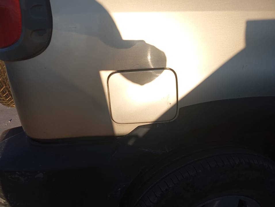 TAPA EXTERIOR COMBUSTIBLE