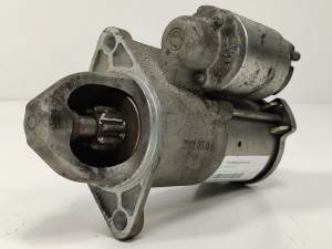 MOTOR ARRANQUE 55576980 OPEL ASTRA J LIM. Autodesguaces Alicante