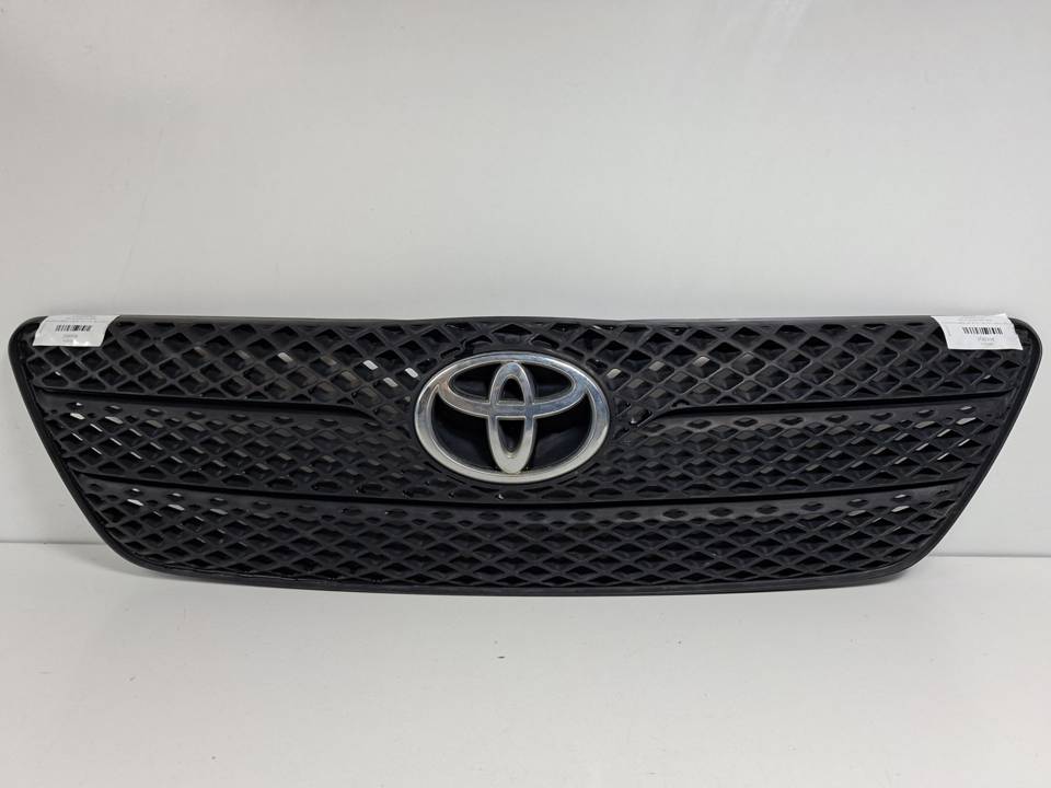 REJILLA DELANTERA 5311102150 TOYOTA COROLLA (E12) Autodesguaces Alicante