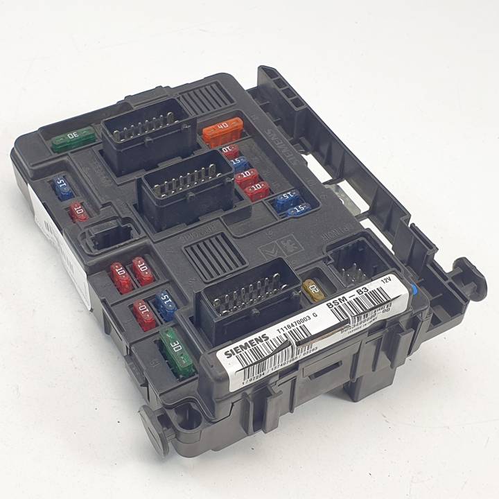 CAJA RELES / FUSIBLES 9643498880 CITROEN XSARA PICASSO Autodesguaces Alicante