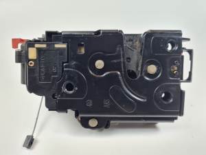 CERRADURA PUERTA DELANTERA IZQUIERDA 3D1837015 VOLKSWAGEN GOLF PLUS (5M1) Autodesguaces Alicante