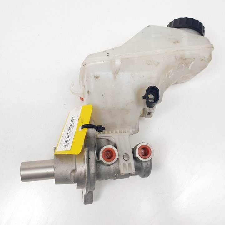 BOMBA FRENO 0204800171 OPEL CORSA E Autodesguaces Alicante