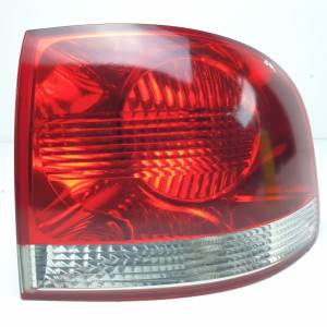 PILOTO TRASERO DERECHO 7L6945096K VOLKSWAGEN TOUAREG (7LA) Autodesguaces Alicante