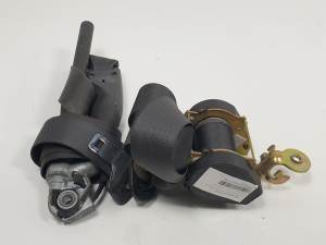 CINTURON SEGURIDAD DELANTERO DERECHO KIA RIO (DC) Autodesguaces Alicante