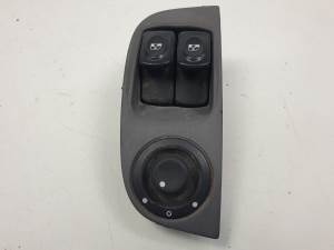 MANDO ELEVALUNAS DELANTERO IZQUIERDO 7700429992 RENAULT MEGANE I FASE 2 CLASSIC (LA..) Autodesguaces Alicante