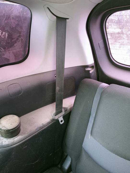CINTURON SEGURIDAD TRASERO DERECHO