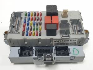 CAJA RELES / FUSIBLES 46774358 FIAT PUNTO BERLINA (188) Autodesguaces Alicante