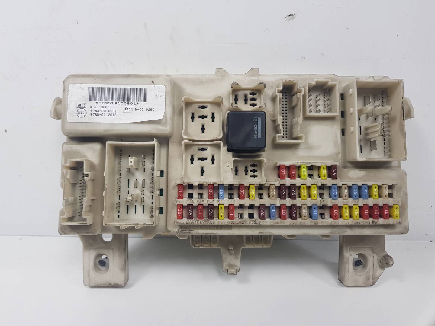 CAJA RELES / FUSIBLES - 4M5T14A073DJ - FORD - FOCUS BERLINA (CAP)