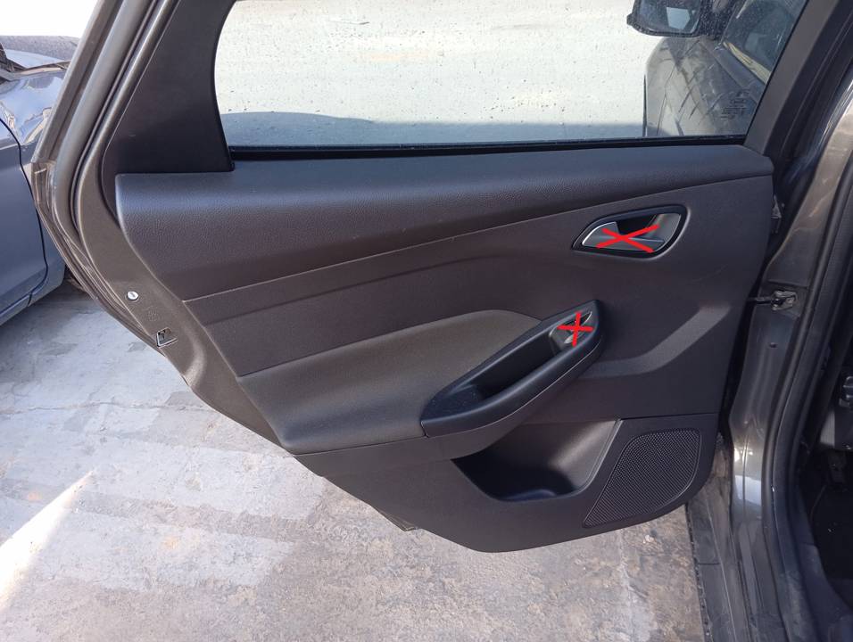 GUARNECIDO PUERTA TRASERA IZQUIERDA
