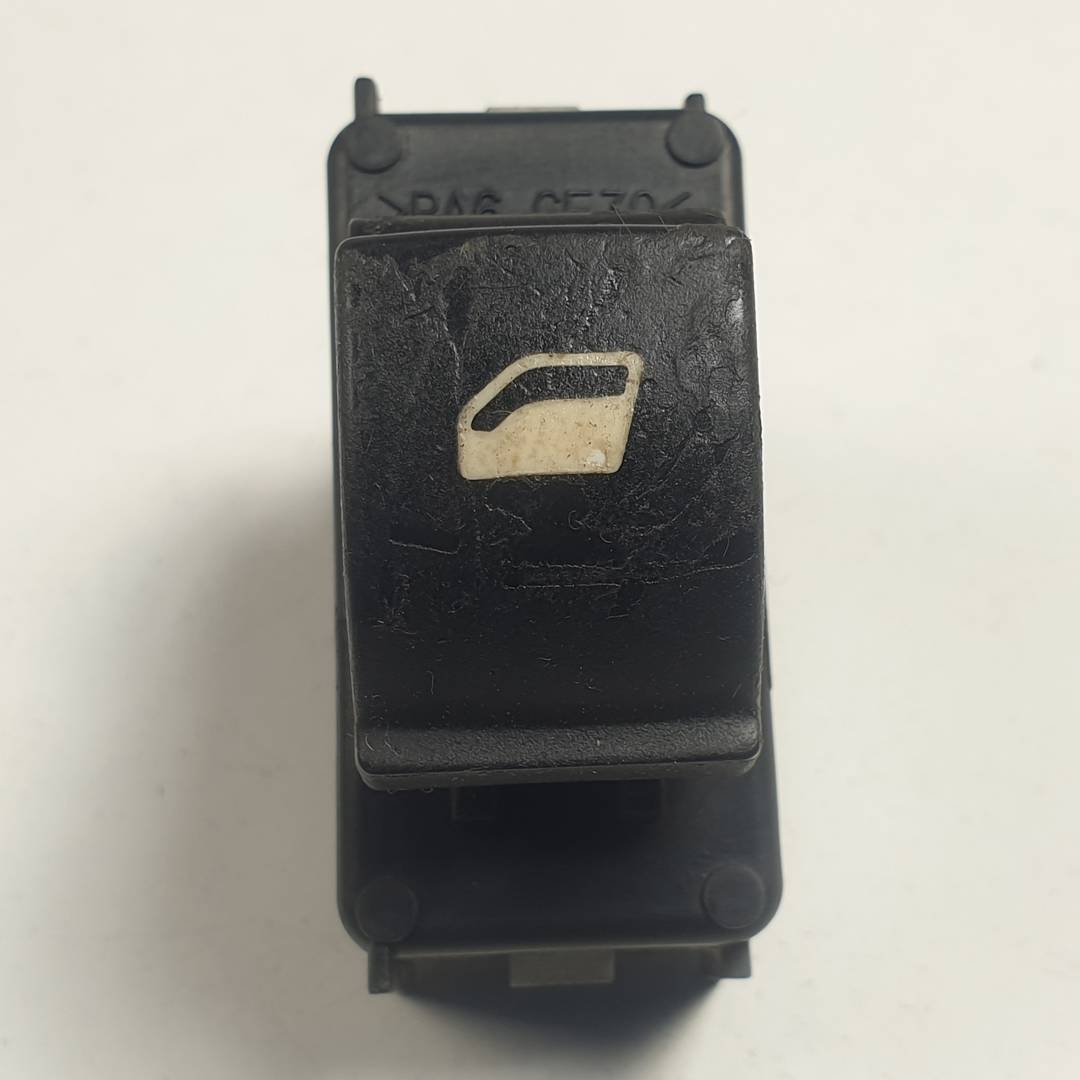 MANDO ELEVALUNAS TRASERO IZQUIERDO - 96657926XT - CITROEN - C4 BERLINA (B7)