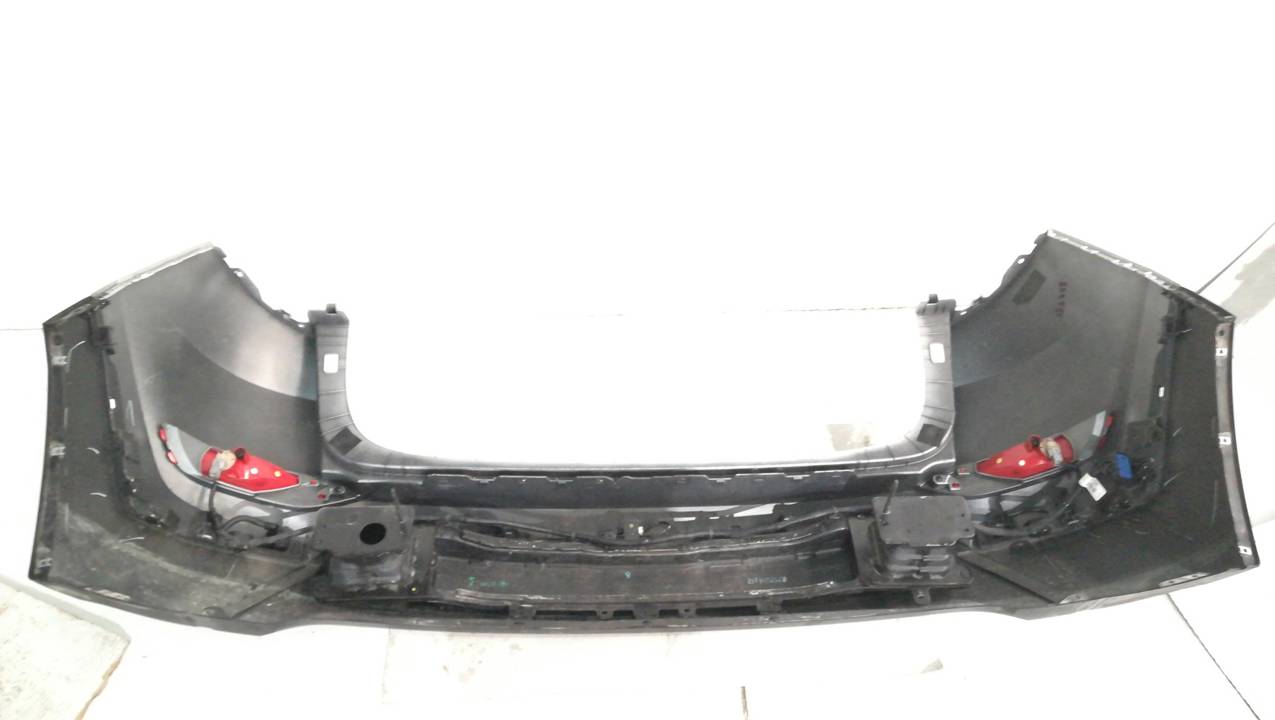 PARAGOLPES TRASERO