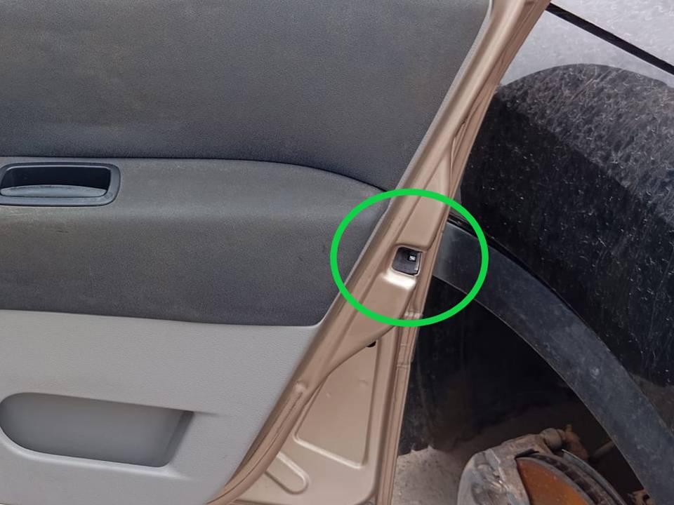 CERRADURA PUERTA DELANTERA DERECHA