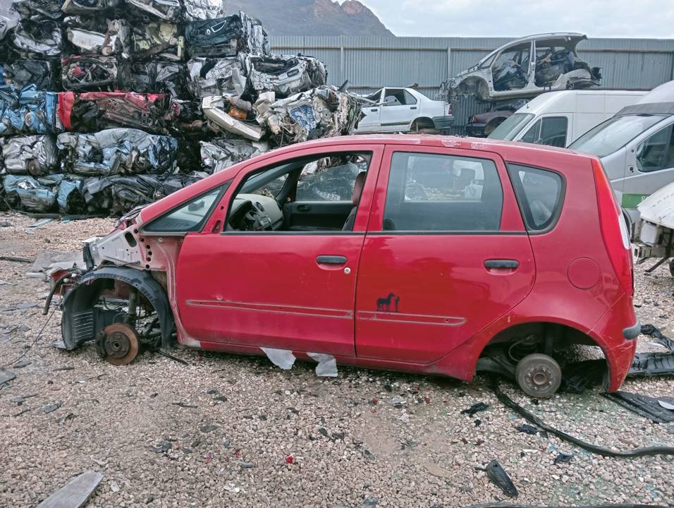 Imagen del vehículo MITSUBISHI COLT BERLINA 5 (Z30A)